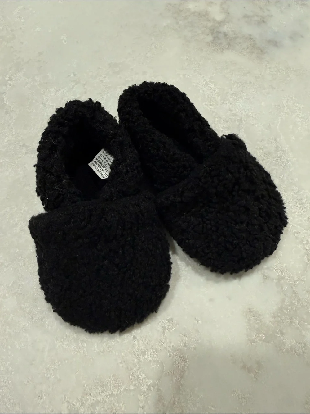 Baby GAP 0-3 Month Black Sherpa Slippers